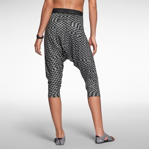 Nike Women's Checkered Capris in Black and Gray - Picture 1 of 7